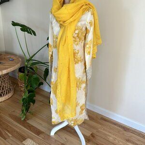 Elegant Yellow Beaded Long Sleeve Dress saree Indian wedding dress